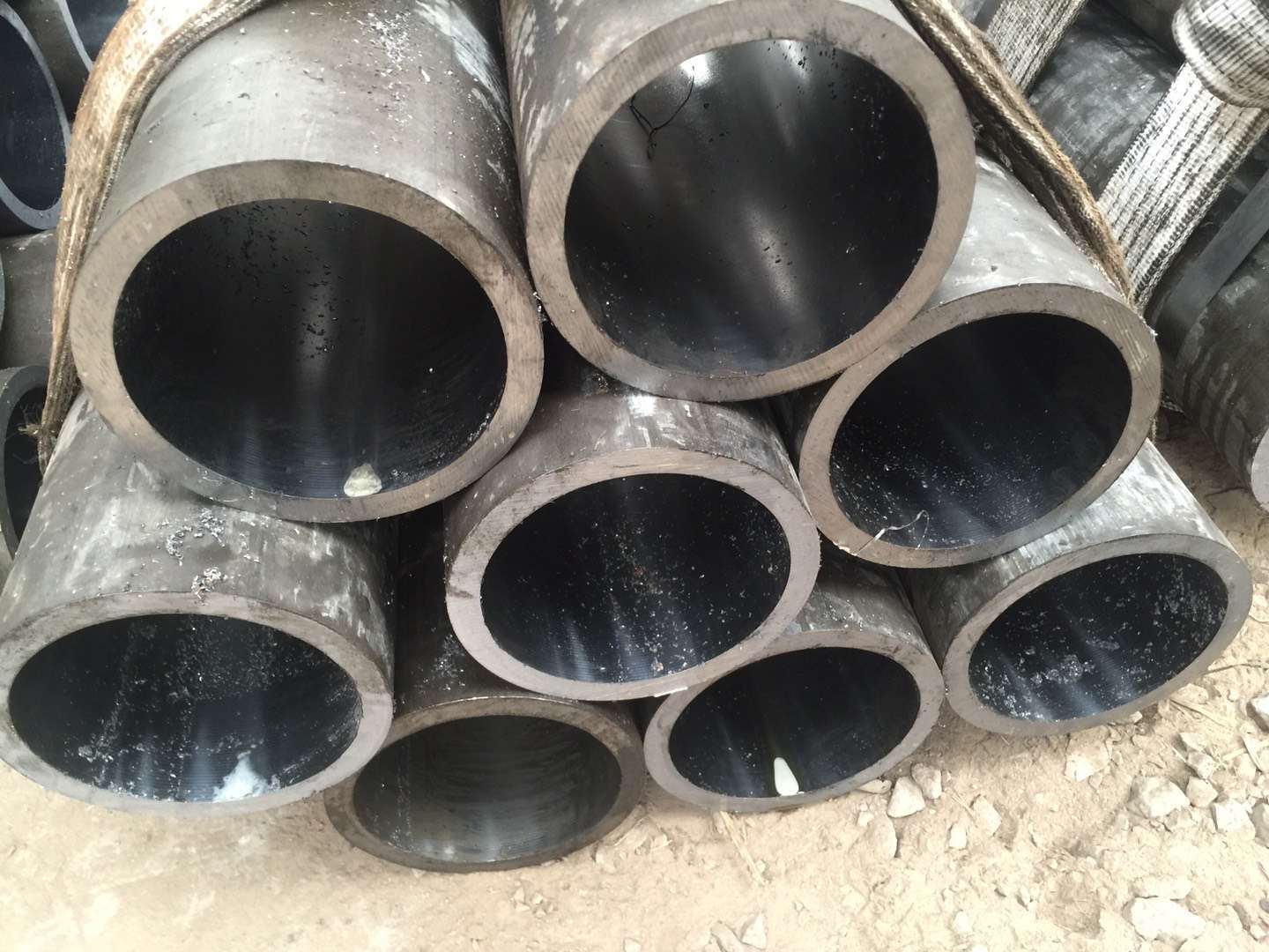 Tubo afiado de cilindro hidr&aacute;ulico com tubo de brunimento sem costura estirado a frio