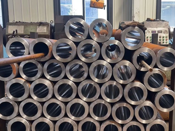Fornecedor de tubos de brunimento sem costura estirados a frio de alta qualidade SAE1020